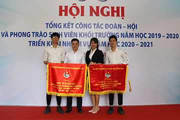 Đoàn TNCS Hồ Chí Minh Trường Đại học Công nghệ đón nhận Cờ thi đua của Trung ương Đoàn TNCS Hồ Chí Minh năm học 2019-2020