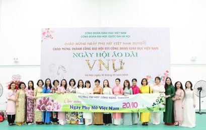 Cán bộ nữ Trường Đại học Công nghệ góp phần tôn vinh giá trị áo dài Việt Nam