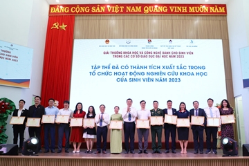 02 nhóm sinh viên Trường Đại học Công nghệ đạt Giải thưởng Khoa học và công nghệ sinh viên toàn quốc năm 2023